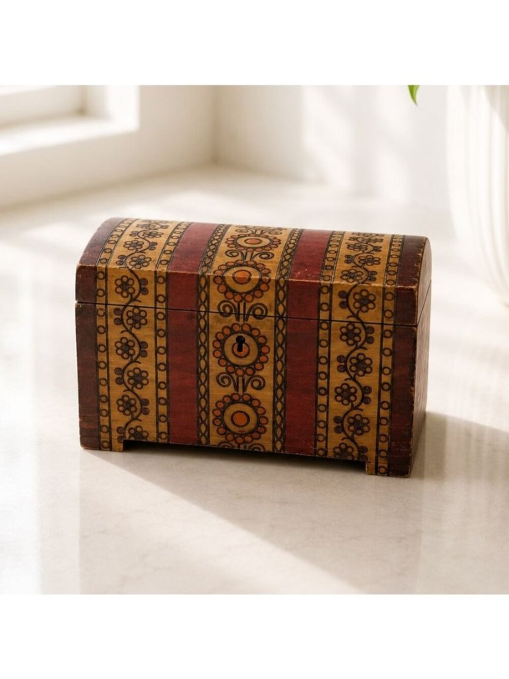 Handcrafted Vintage Wooden Trinket Box With Floral Pattern & Keyhole Design 6"x4
